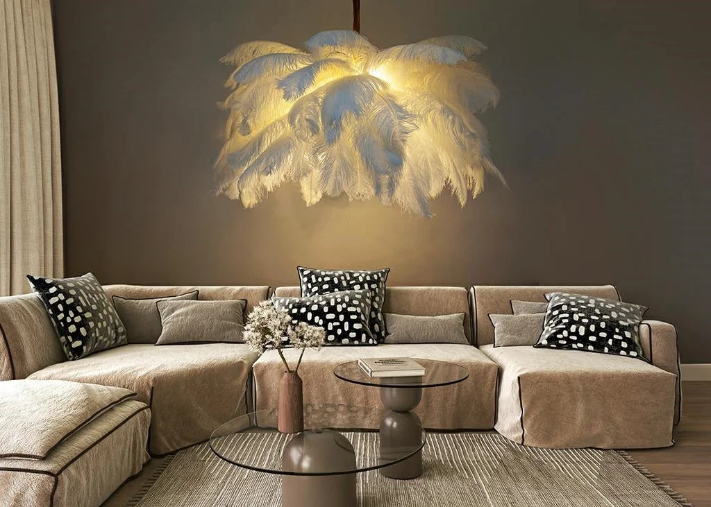MOOSEE hängande lampa TIFFANY 135 vit mässing / naturliga fjädrar